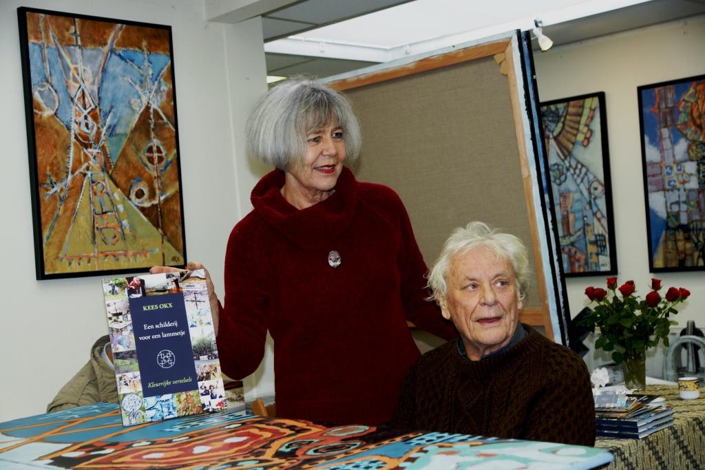 Kees Okx  in zijn atelier Haarlem - met Hélène van Dongen